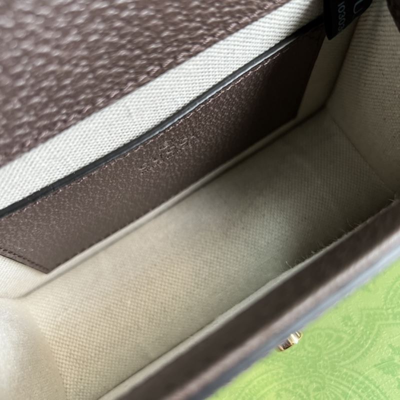 Gvc*1 padlock shoulder bags